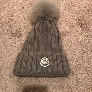 Moncler hat